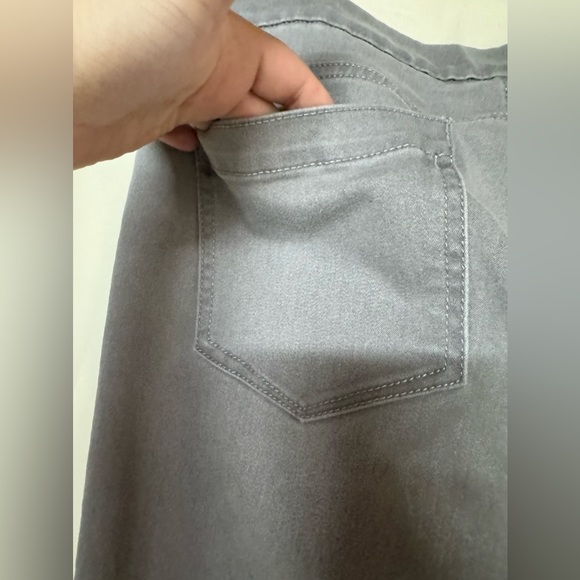 Gloria Vanderbilt, size 12 stretch jeggings. Gray. - Picture 6 of 7